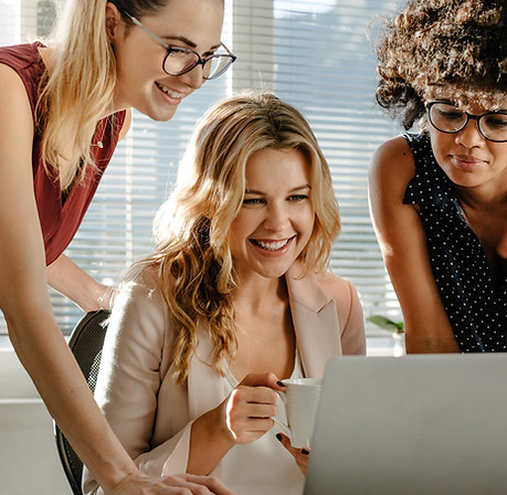 women at computer