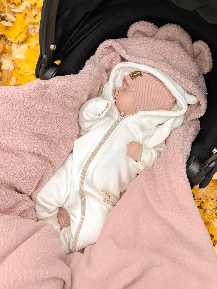 Thumbnail: Bouclé Car Seat Blanket with Hood "Pink"