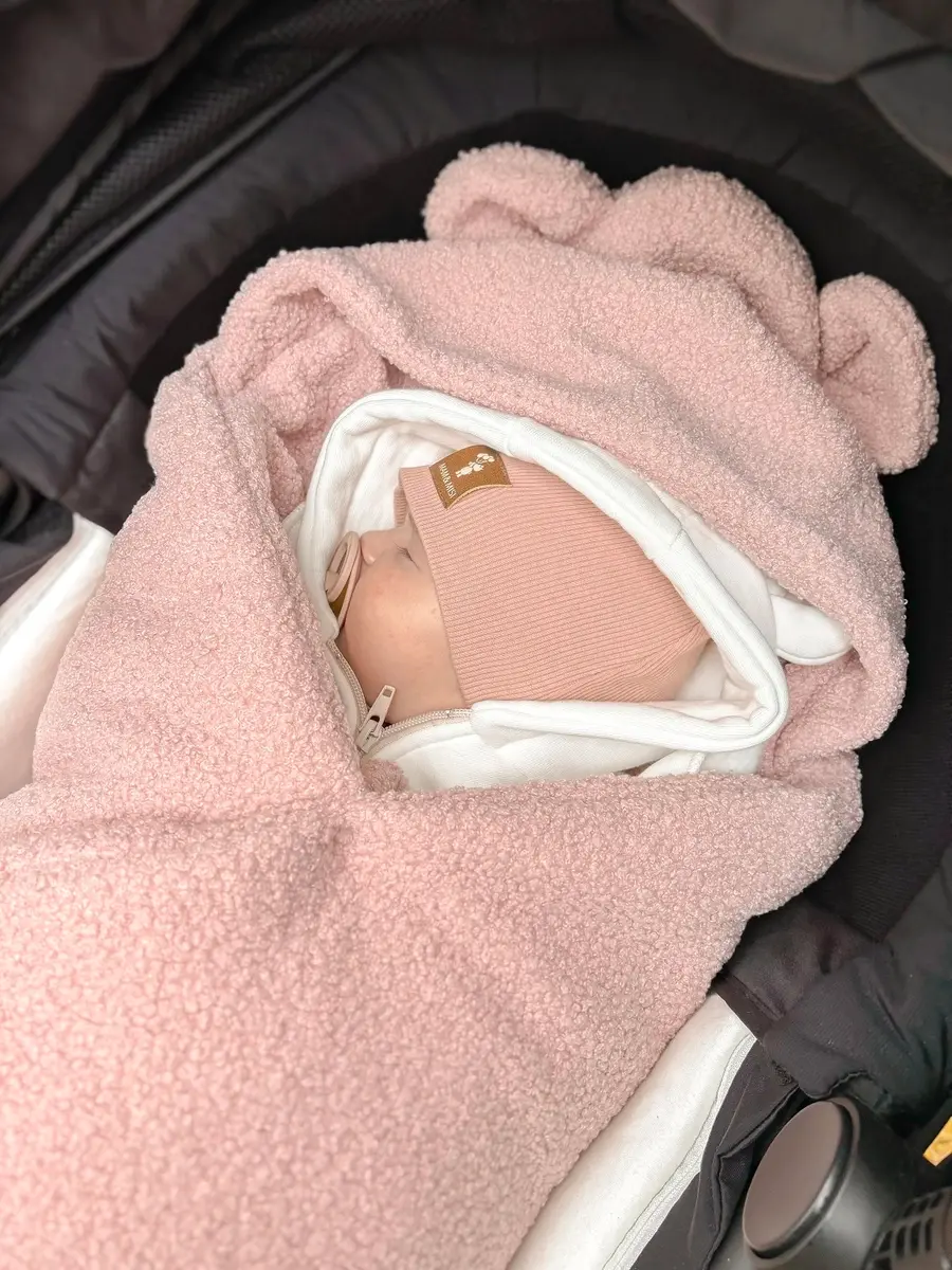 Thumbnail: Bouclé Car Seat Blanket with Hood "Pink"