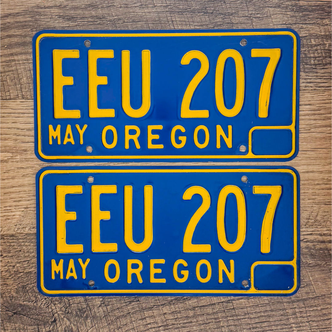 An original pair of Oregon 1965-73 license plates.