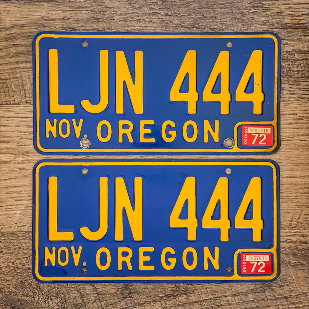 An original pair of Oregon 1965-73 license plates.