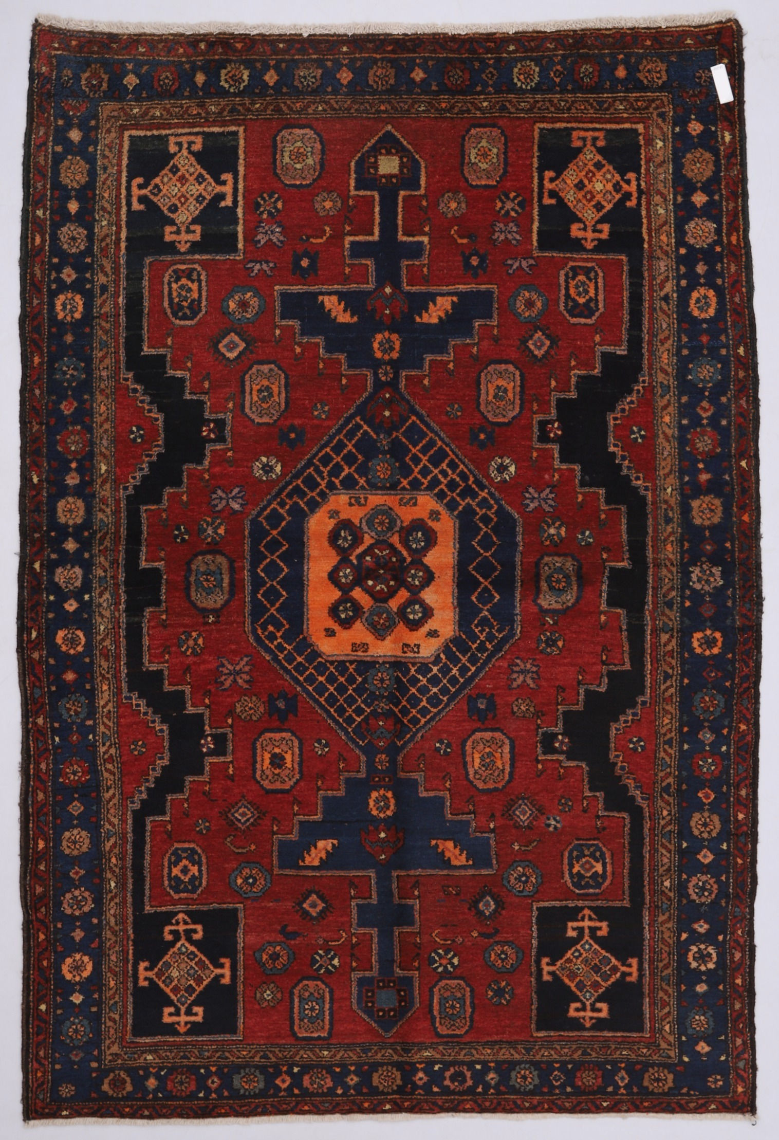 F524 - Hamadan carpet