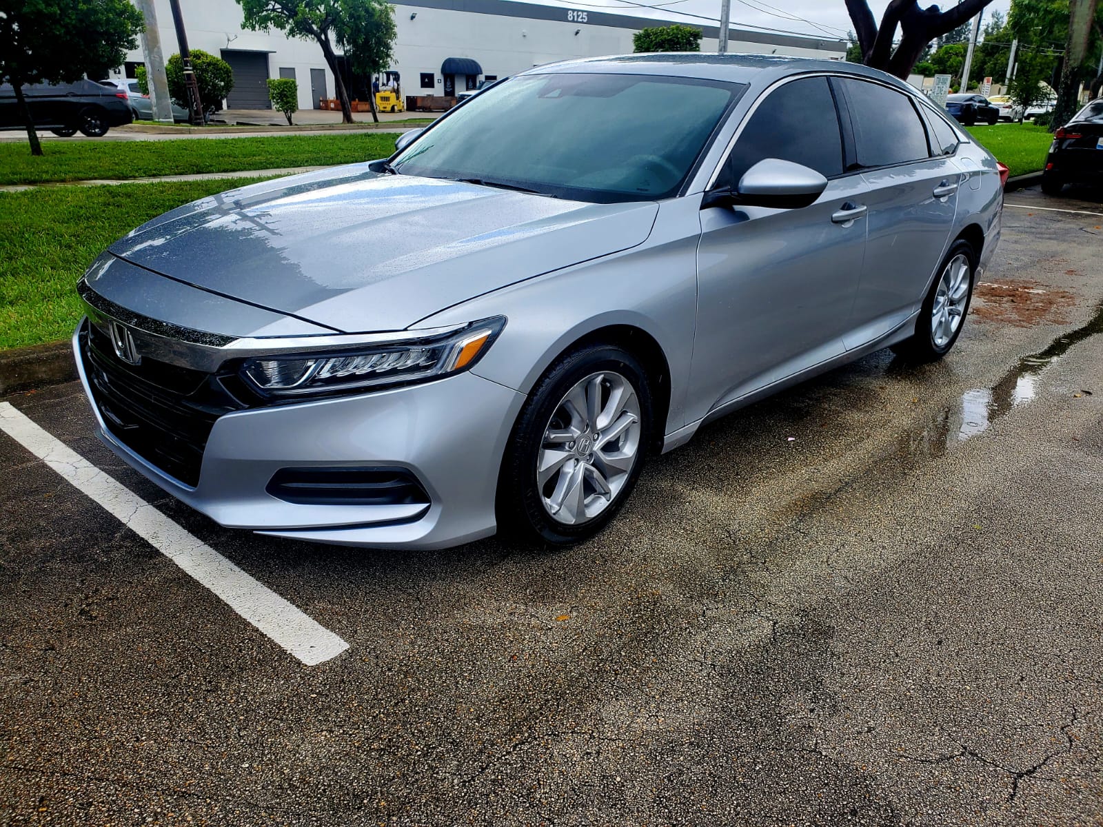 2020 Honda Accord LX's photo