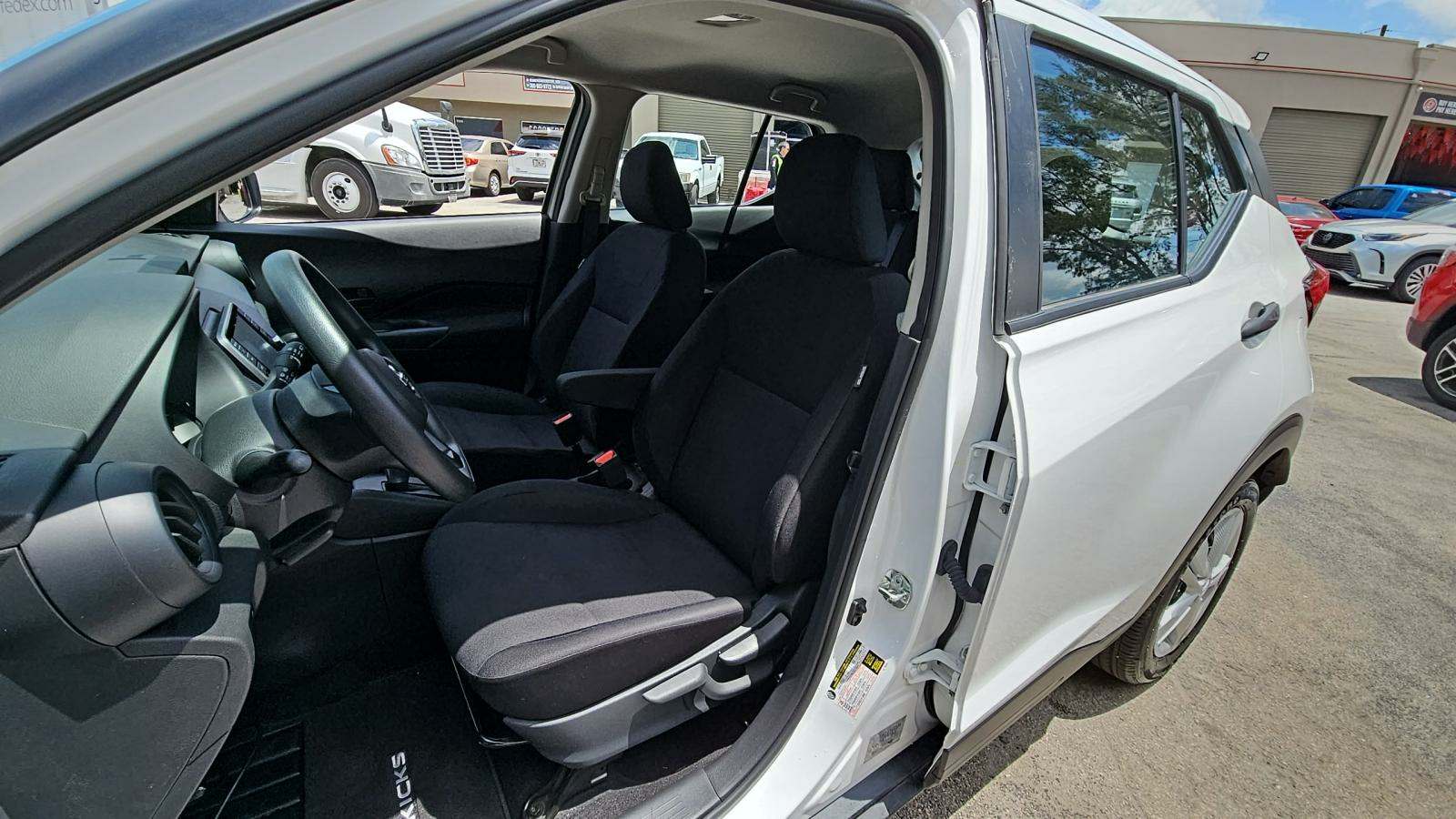 2023 Nissan Kicks S - Photo 10