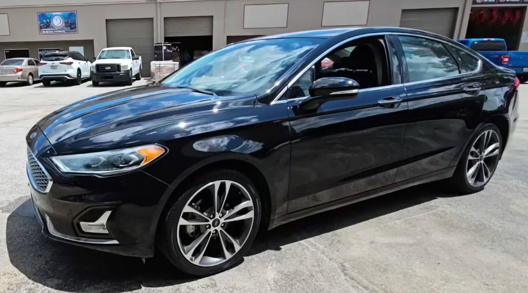 2019 Ford Fusion Titanium's photo