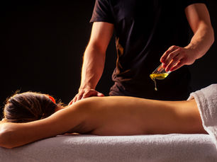 Discovering the Best Massage Oils: Benefits, Preferences, and Practical Tips