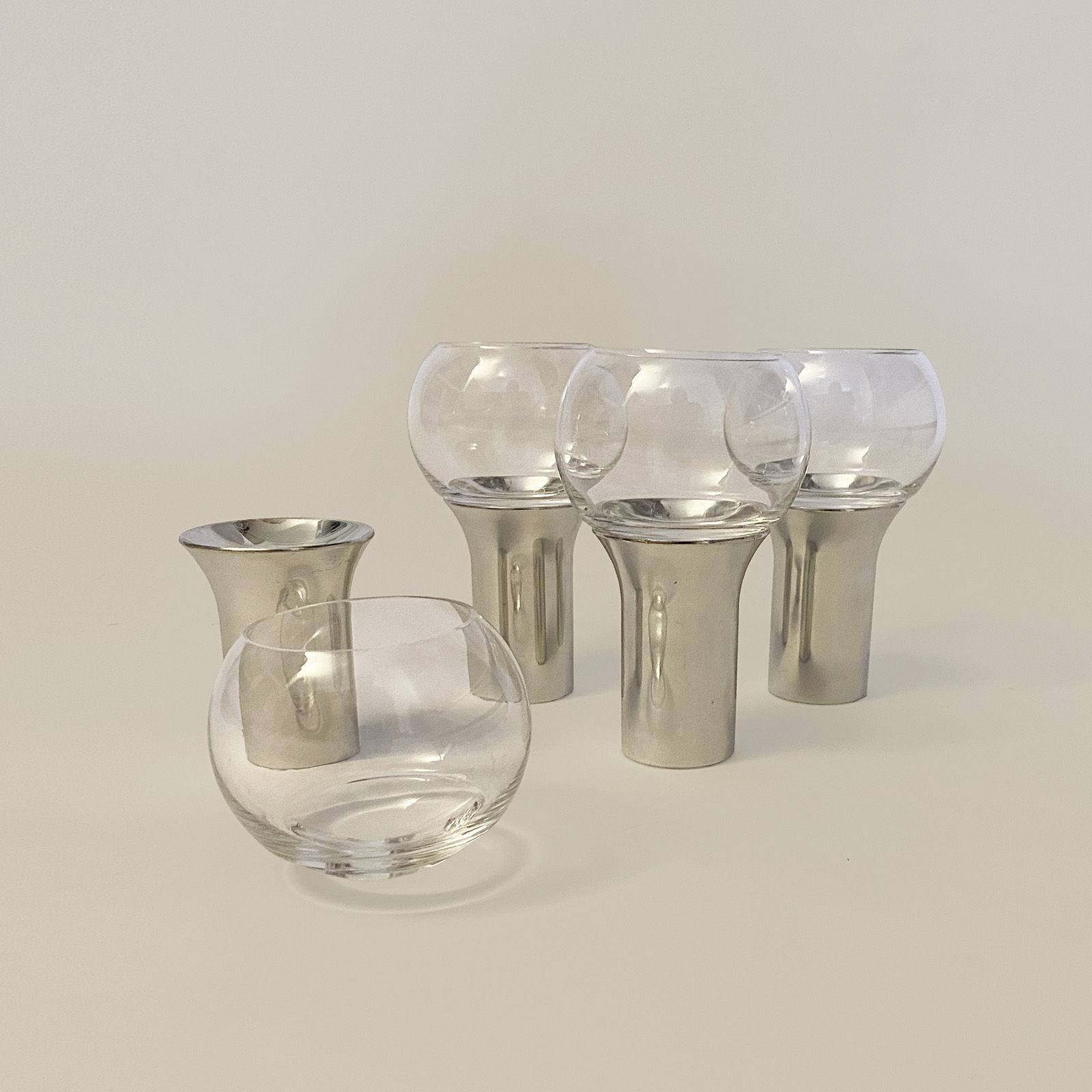 Lot de verres 3T par Roger Tallon pour Daum.