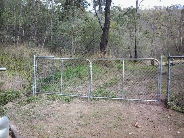 Chainwire double gates