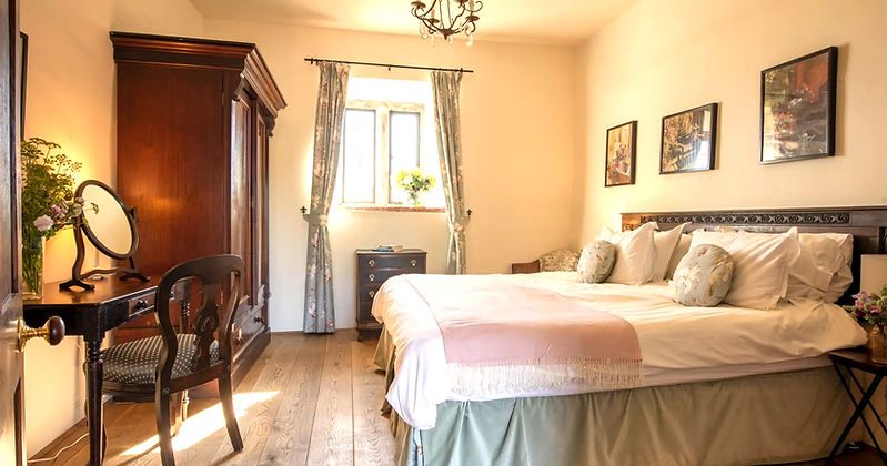 Blencowe-Hall-Greystoke-Room-with-zip-li