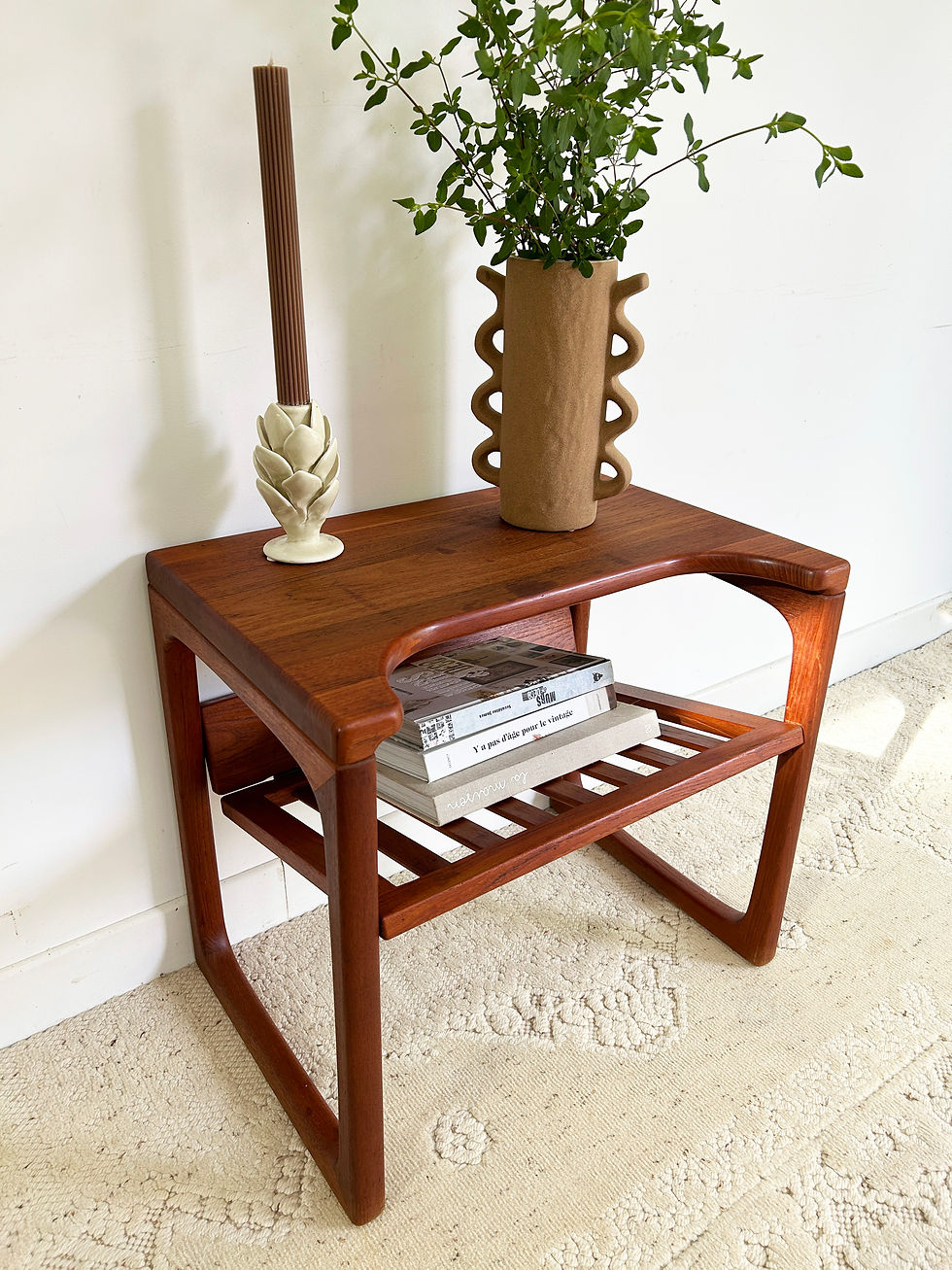 Table d'appoint danoise en teck 70's