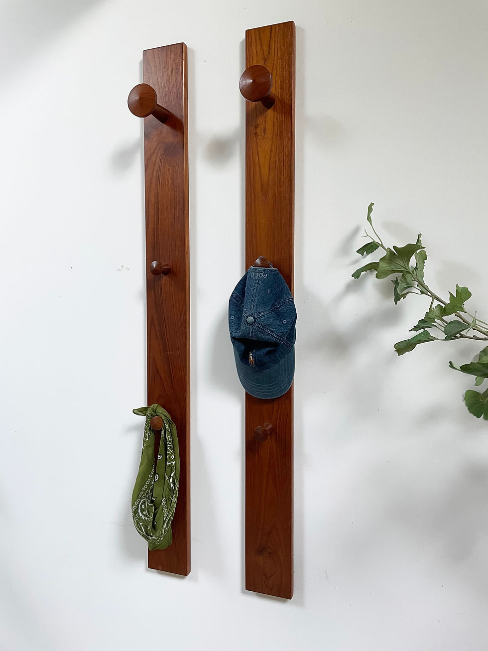 Portes-manteaux muraux Danois par Aksel Kjersgaard