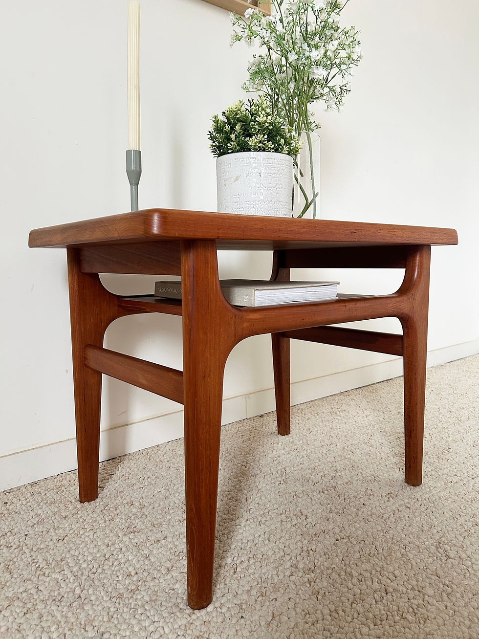 Miniature : Petite table basse teck massif 60's