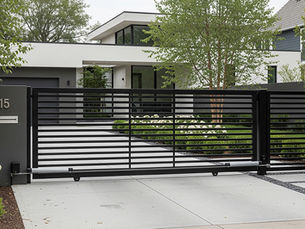 Driveway gates near me: Professional Local Suppliers, Installation and Repair Guidance
