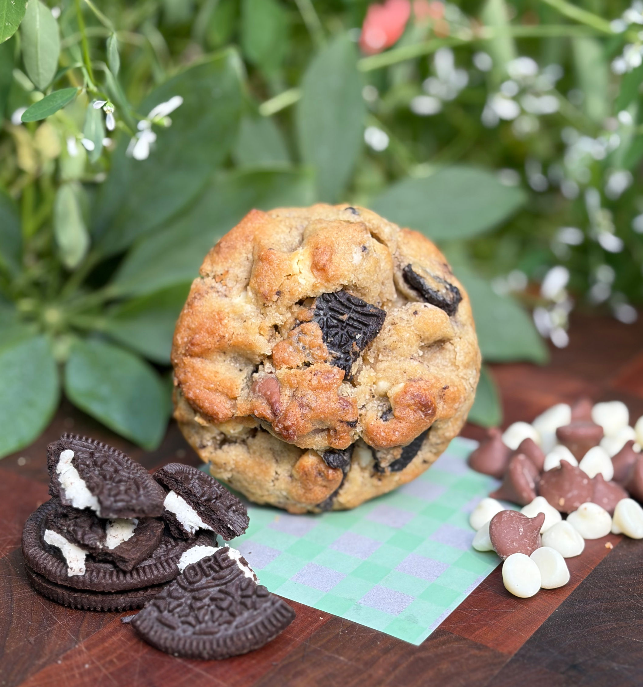 Cookies and Cream Cookie