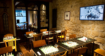 Salle d'echecs au Blitz Society