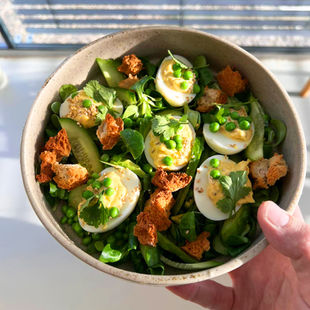 Įdarytų kiaušinių salotos (Receptas)