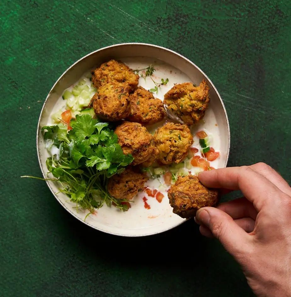 cukinijų kepsneliai su raita_receptas