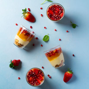 želė desertas su pudingu