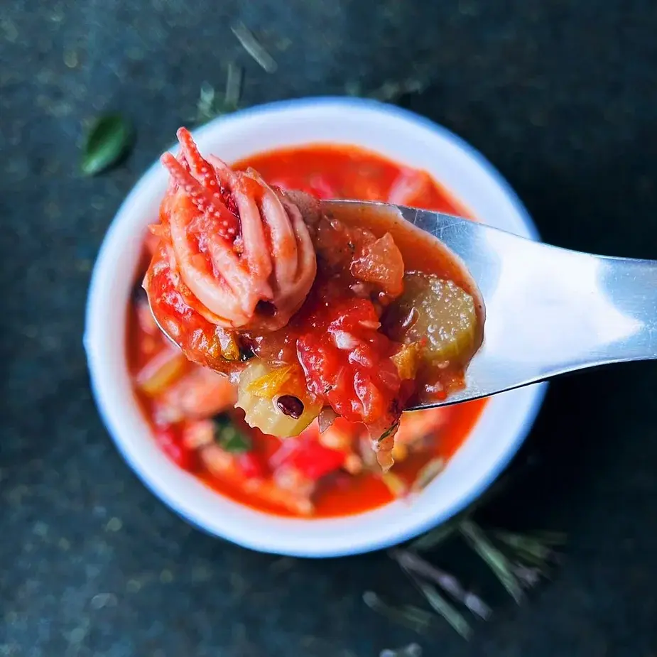 žuvienė su jūros gėrybėmis ir pomidorais_Alfo receptas