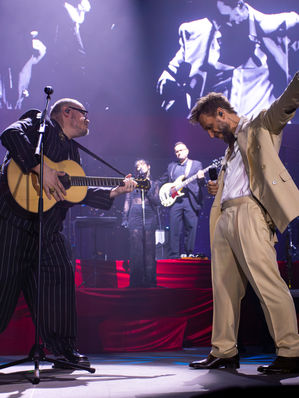 Sin Bandera paraliza la Arena CDMX con su "Escenas Tour"