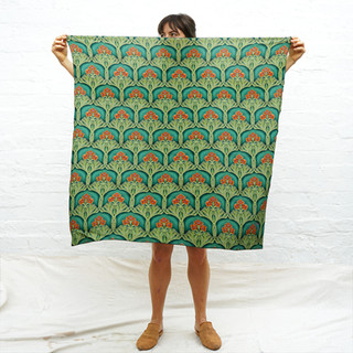 Lilies Scarf