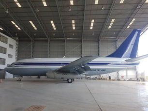 B737-200, YOM 1988