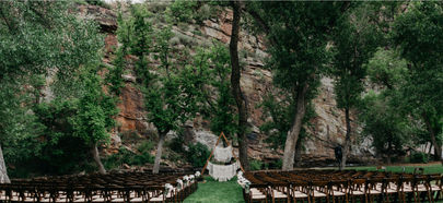 THINGS TO CONSIDER WHEN SELECTING A WEDDING VENUE