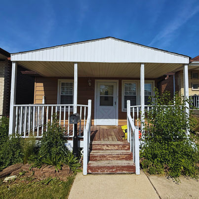 HomeTrade purchased this Clearing single-family home directly from the estate during probate. The property transferred as-is without repairs, cleanout work, or listing the home on the open market.