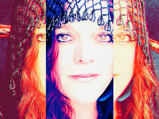 Tarot Card readings with Sapphire Moonbeam