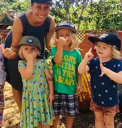Ka Hana Pono Preschool ʻohana of teachers and staff gathered together in Haleʻiwa, Hawaiʻi