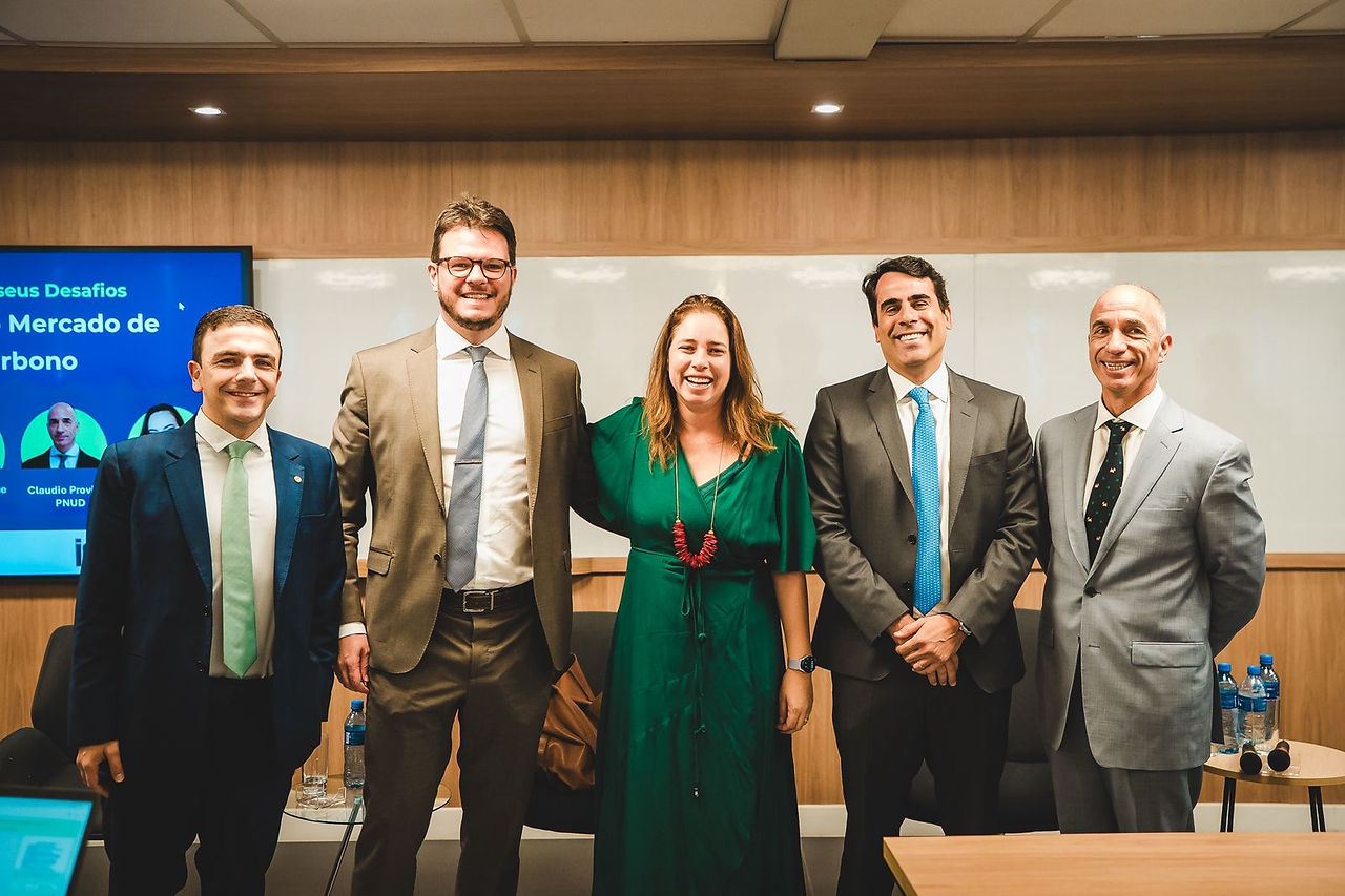 Rogerio Bacellar (ANOREG-BR); Mª Tereza Uille Gomes (Pres.Instituto Clima); Bruna Rares (INCCarbono)