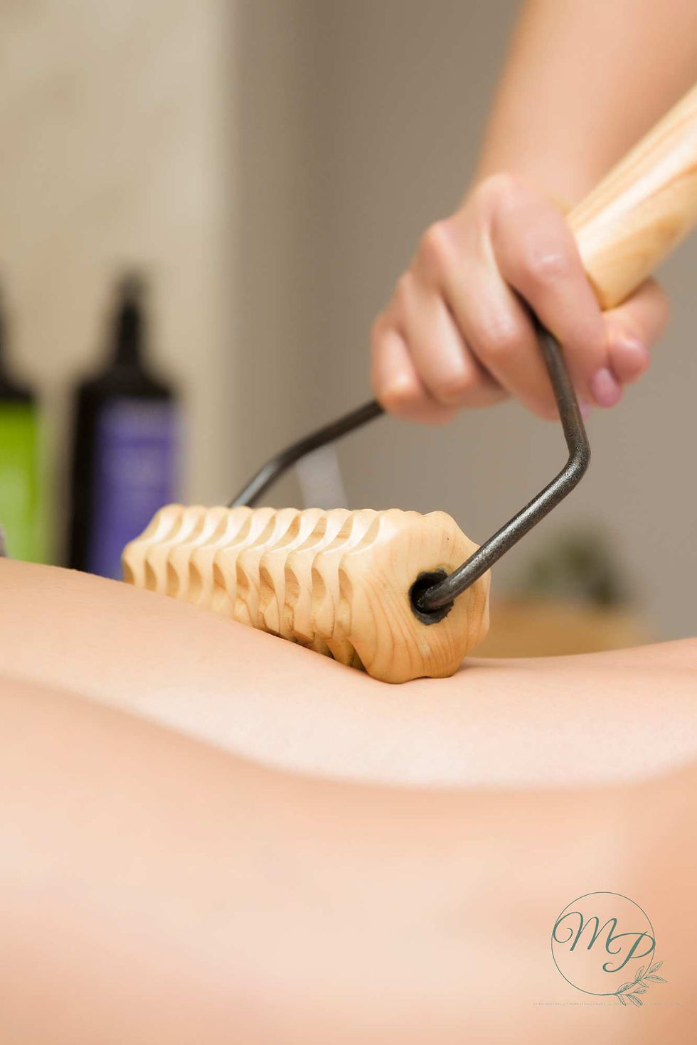 soin anti-cellulite ventre avec outils en bois