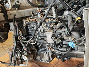Contrôle d’un Peugeot Partner en atelier pour surchauffe moteur à Marseille