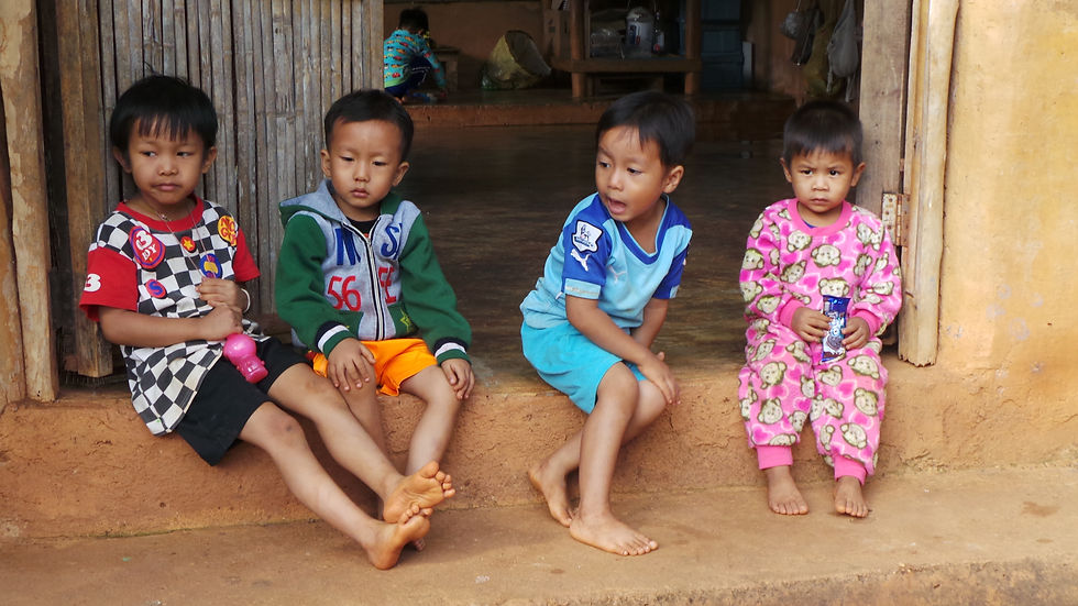 Tribal Long Neck women village