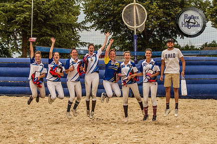Podium fem 2022.jpg