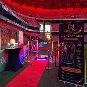 Transformez votre événement en un moment inoubliable avec le Vidéobooth 360° SmileBox Liège. Tapis rouge, éclairage LED, effets spectaculaires et partage instantané : tout est réuni pour offrir à vos invités une animation immersive digne des plus grands événements.

✅ Installation professionnelle
✅ Personnalisation selon votre événement
✅ Envoi immédiat des vidéos par QR Code, AirDrop et e-mail
✅ Galerie numérique complète
✅ Déplacement dans toute la province de Liège
✅ Idéal pour mariages, anniversaires, entreprises et événements privés

Créez des souvenirs uniques avec une animation qui attire tous les regards. 