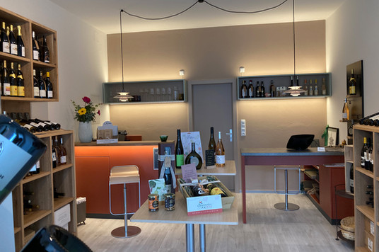weinhandlung-sommelieramsee-ladeneinrichtung-1.jpg