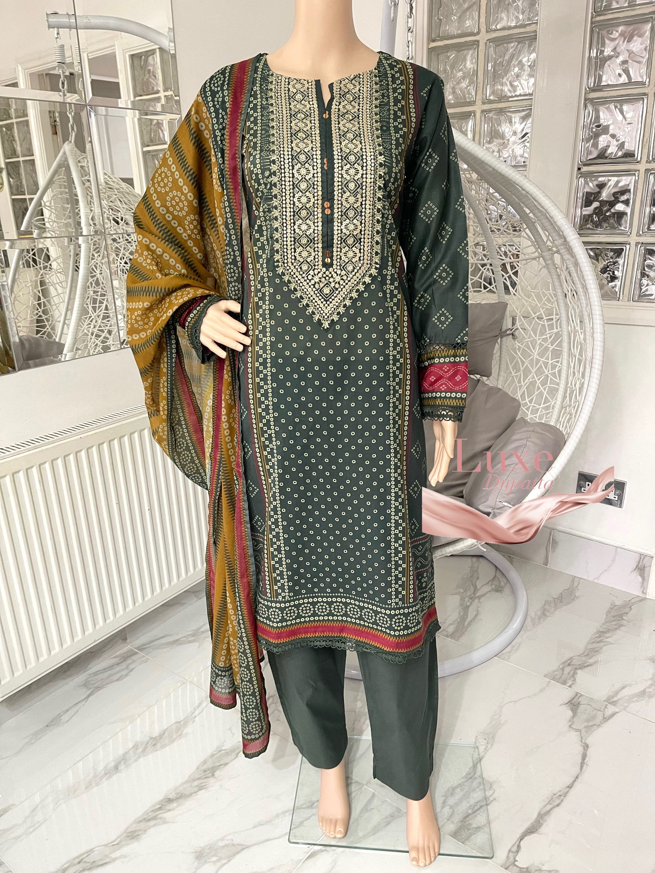 Sadabahar chunri Lawn