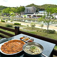 Vegetarian Lunch in Damyang 01_edited.jpg