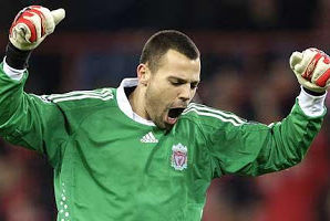 Cavalieri chega visando à Seleção