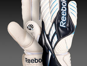 Ceni fecha com a Reebok