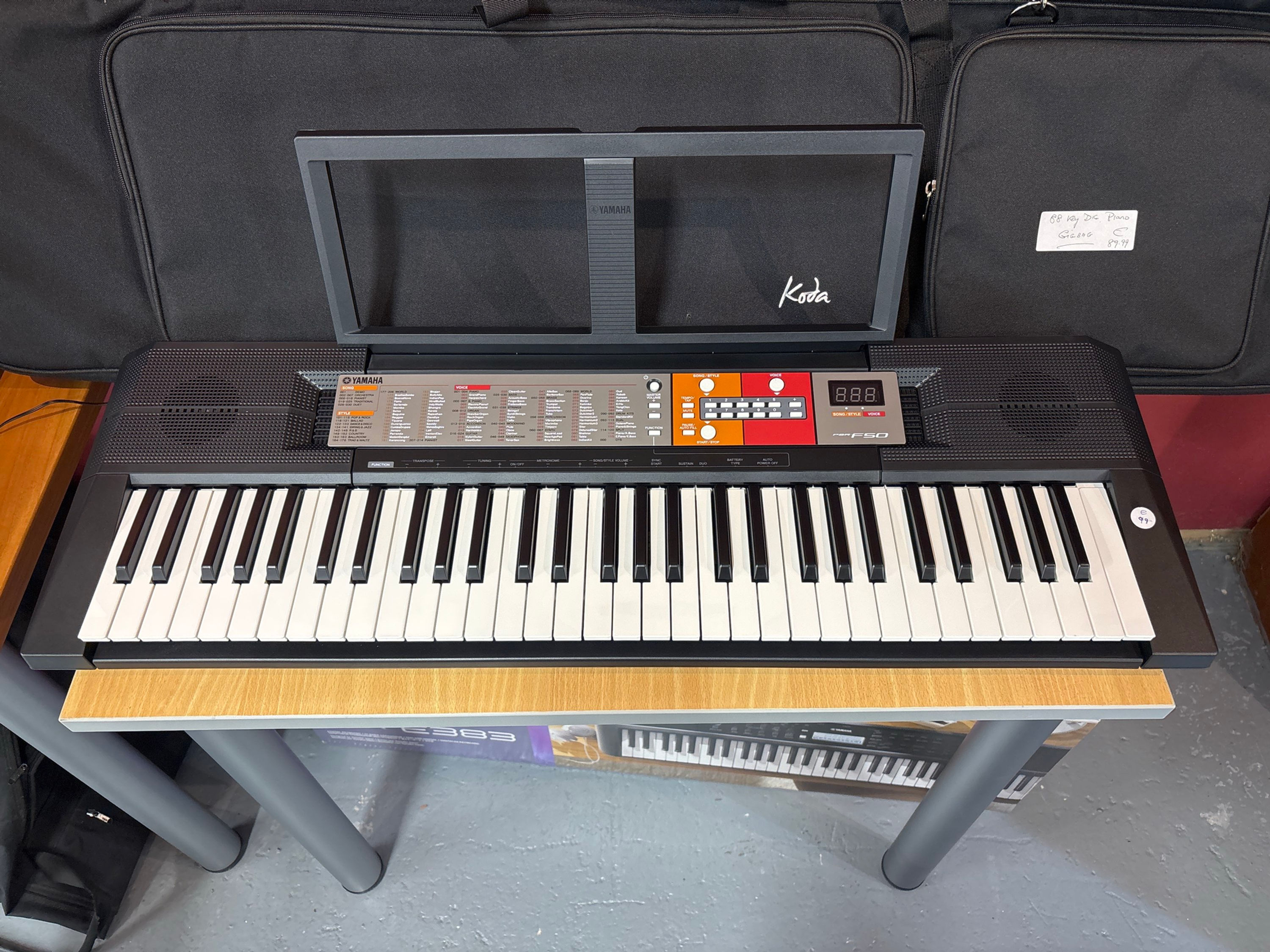 Yamaha F50 61 Key