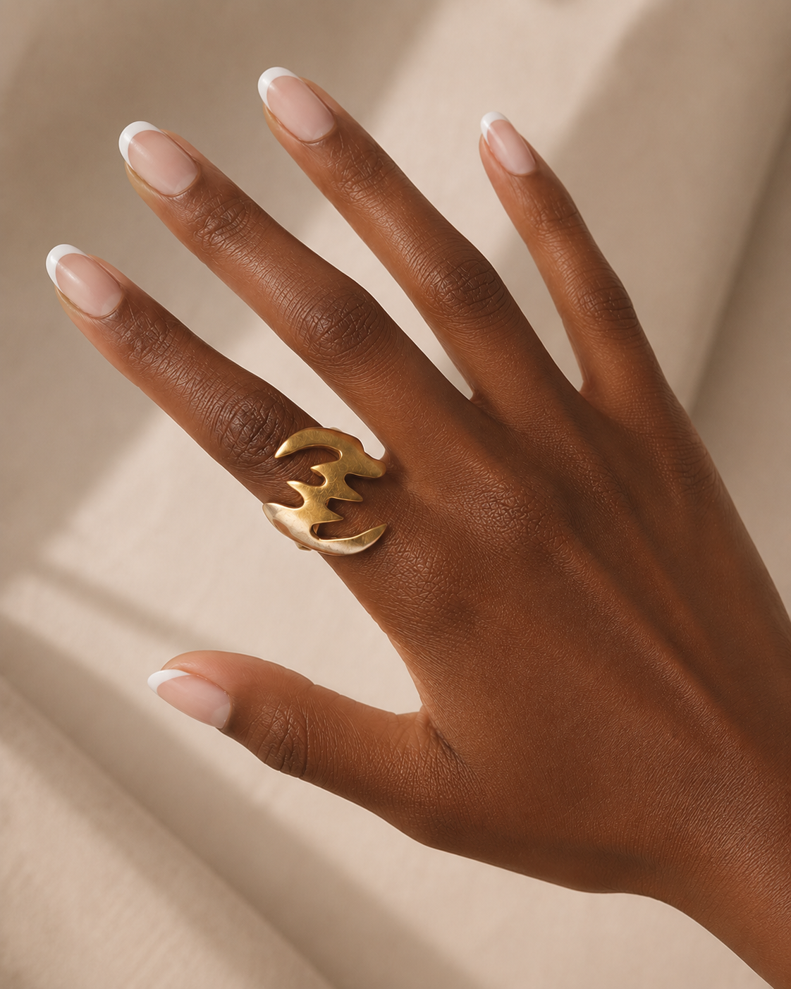 Adjustable Forma Brass Ring