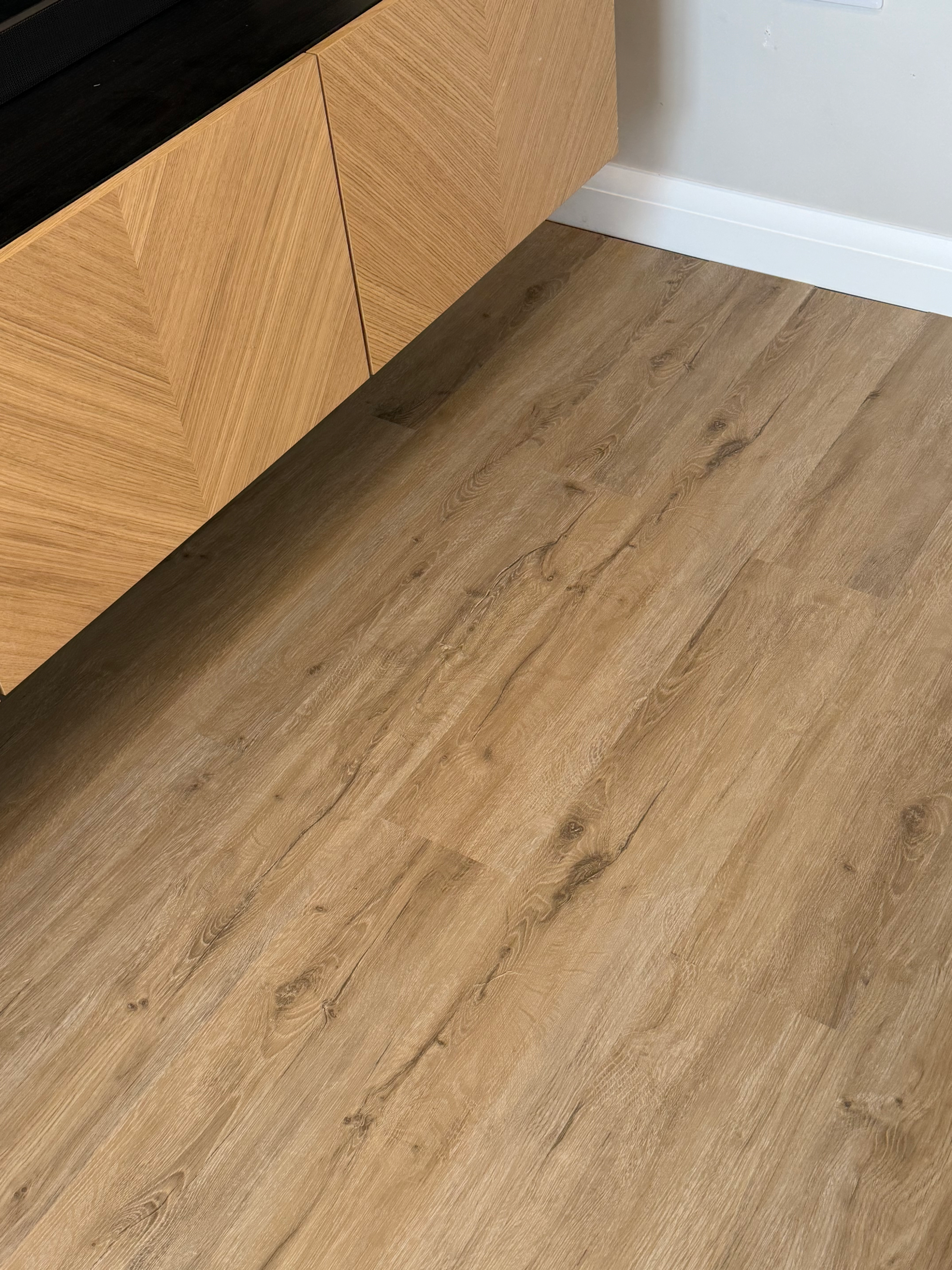 AMAZON OAK 5MM Click Luxury Vinyl Tile 182X1220MM