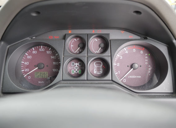 1999 Mitsubishi Pajero dashboard steering wheel original interior 79k miles
