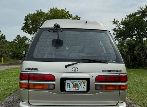 1996 Toyota Town Ace Super Extra with a 2.2L 3CT Turbo Diesel Engine