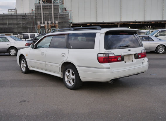 Rear view of 1999 Nissan Stagea 25X – original rear end, clean paint, stock JDM wagon.