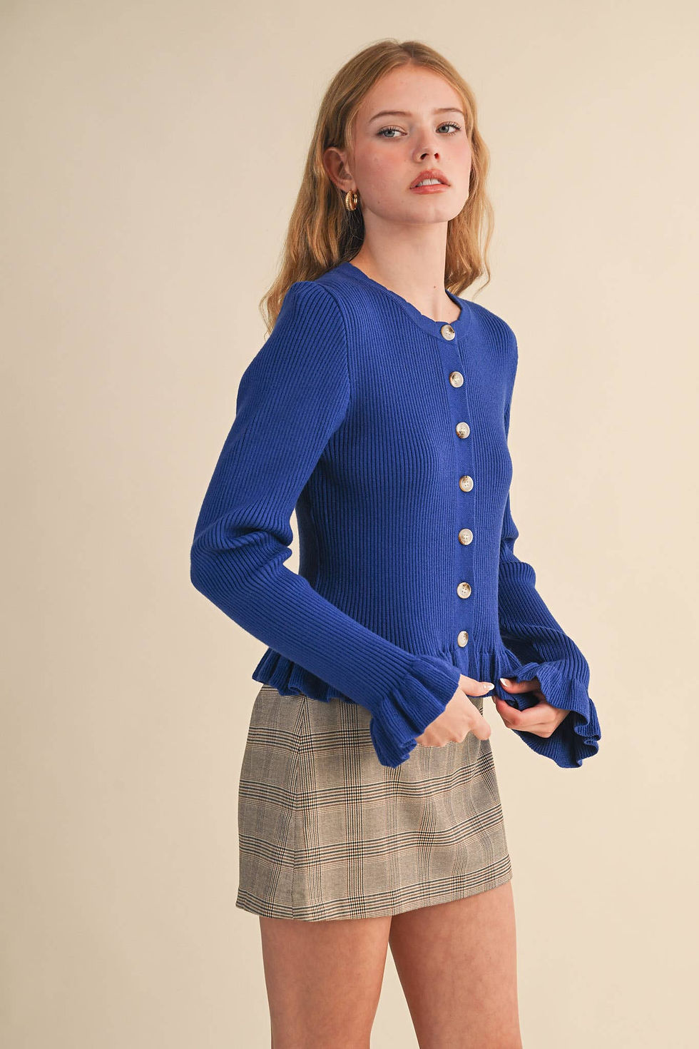Thumbnail: RUFFLE HEM RIBBED KNIT SWEATER CARDIGAN - EGG SHELL