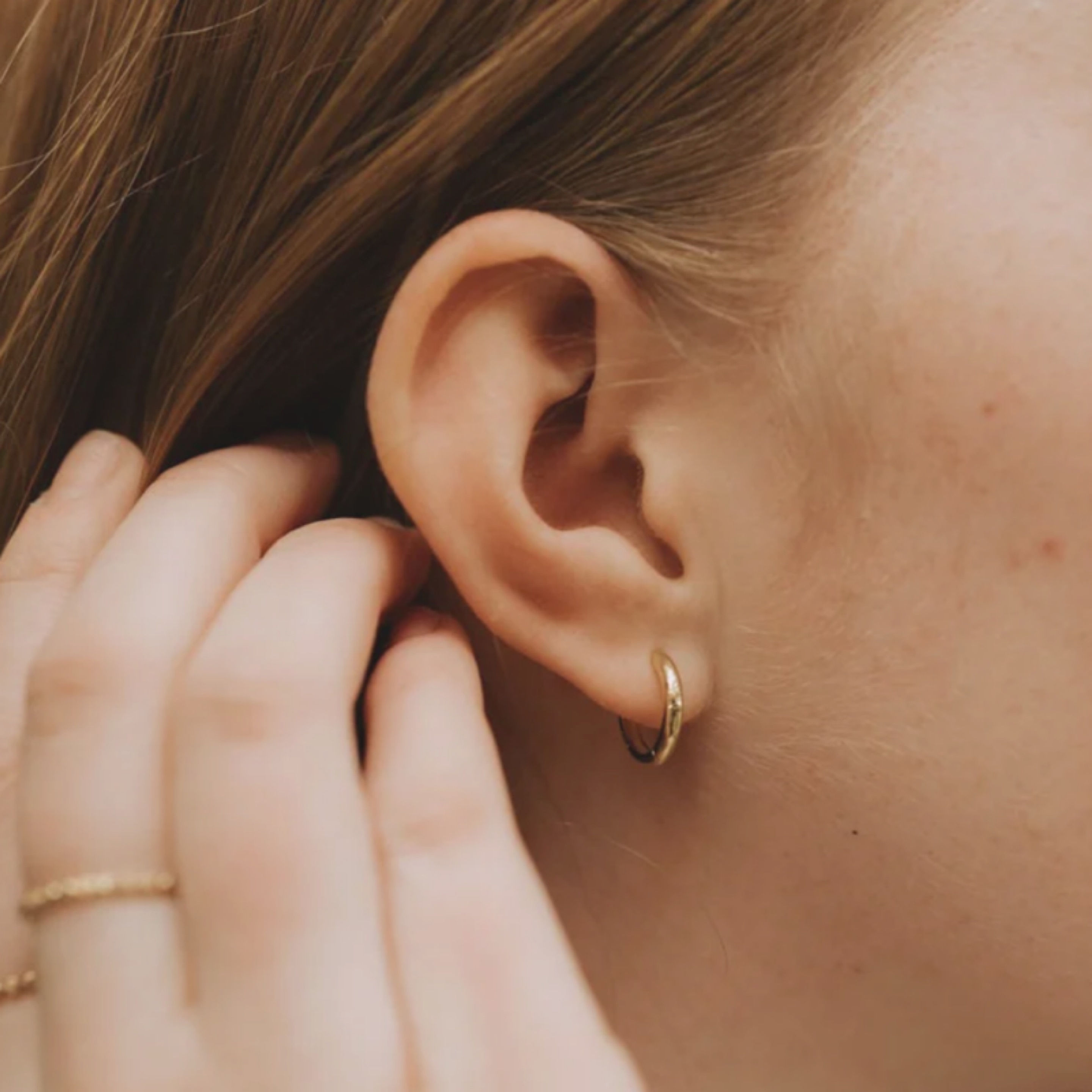 Olivia Essential Hoops