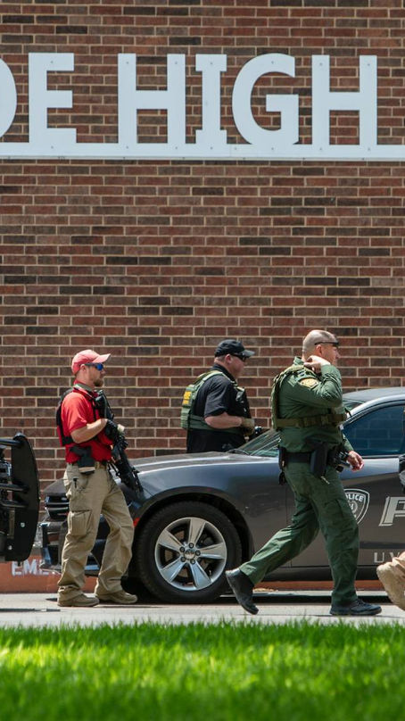 Dolor y furia: letal tiroteo en Texas reaviva el debate sobre el control de las armas